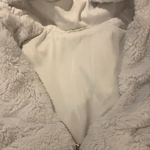 Girl’s Urban Planet/Kids Fluffy White Zip-Up hoodie - size L (14/16) - Picture 5 of 15